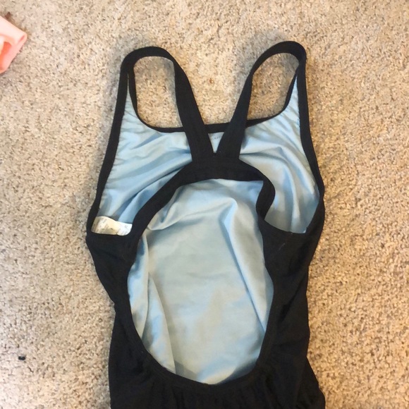 women’s one piece nike bathing suit - Picture 2 of 2